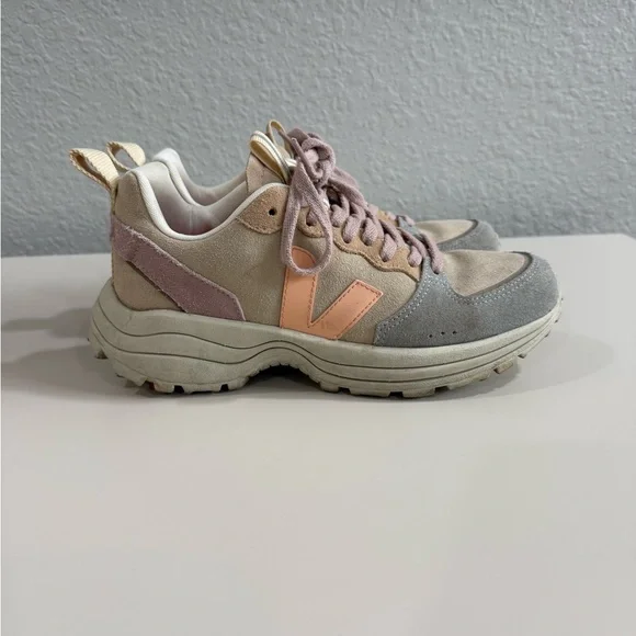 Veja Women's Sneakers in Cream and Pink - Picture 4 of 9